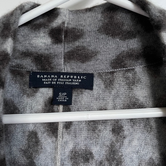 Banana Republic small sweater - Picture 6 of 7